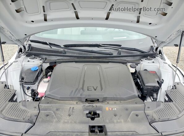 7YAKR4DA9TY046112 2026 HYUNDAI IONIQ Silver Vista interior trasera