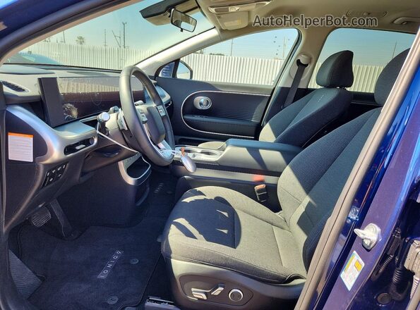 7YAMS5S16TY008343 2026 HYUNDAI IONIQ Blue Вид салону спереду