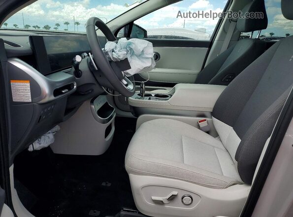7YAMTFS3XTY002596 2026 HYUNDAI IONIQ Gray Front interior view