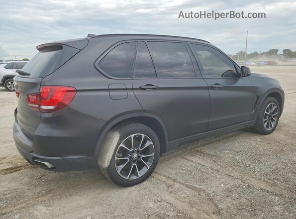 5UXKR0C50J0X83603 2018 BMW X5 White 