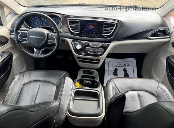 2C4RC1BG8HR803588 2017 CHRYSLER PACIFICA Gray 