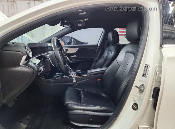 WDD3G4FB0KW000658 2019 MERCEDES-BENZ A White Առջևի վահանակի տեսք