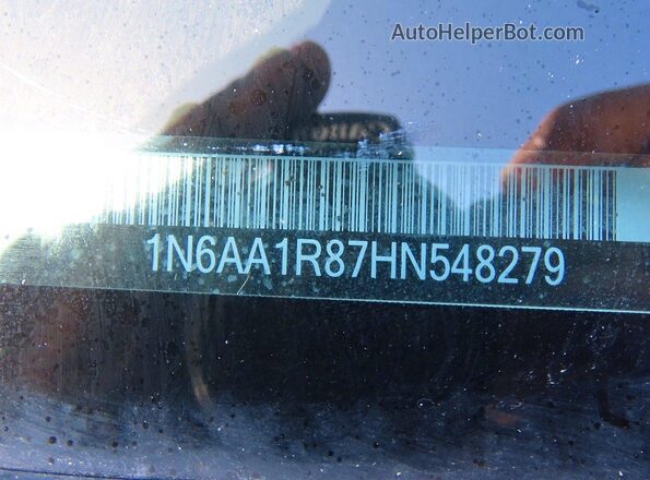 1N6AA1R87HN548279 2017 NISSAN TITAN White Սալոնի հետևի տեսք
