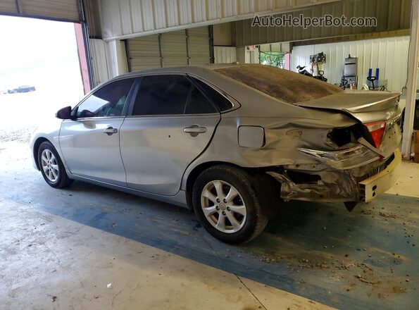 4T1BF1FK7HU670103 2017 TOYOTA CAMRY Silver Задня права чверть