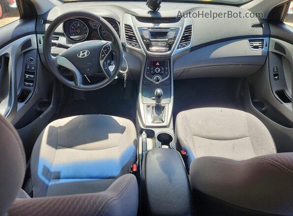 5NPDH4AE0GH757831 2016 HYUNDAI ELANTRA Red Vista del cuadro de instrumentos