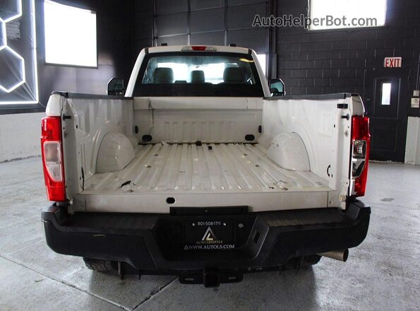 1FTBF2BN1LEE09496 2020 FORD F250 White Սալոնի դիմացի տեսք
