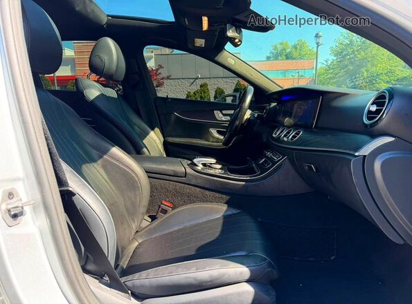 WDDZF8EB9LA725227 2020 MERCEDES-BENZ E Silver Vista del cuadro de instrumentos