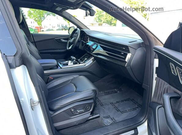 WA1CVAF10KD005323 2019 AUDI Q8 White 