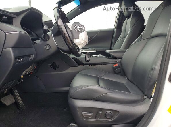 JTEAAAAHXRJ185172 2024 TOYOTA VENZA Белый Вид панели приборов