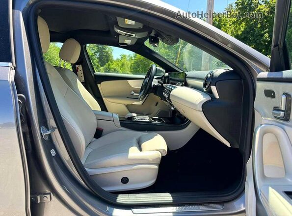 W1K3G4FB6LW047761 2020 MERCEDES-BENZ A-CLASS Gray Vista de los asientos traseros