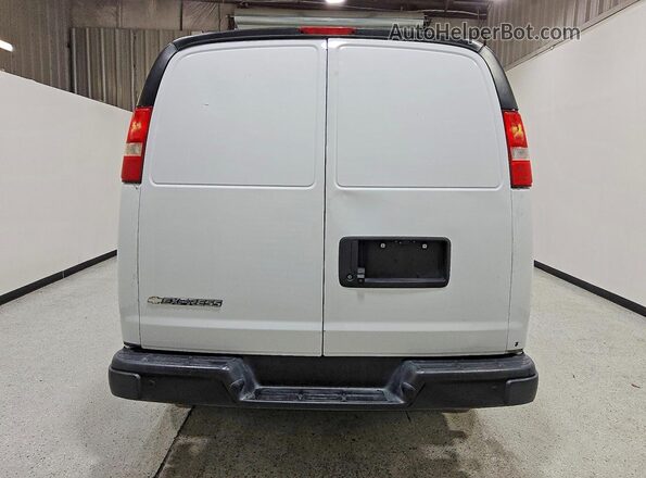 1GCWGAFG2K1367012 2019 CHEVROLET EXPRESS White Սալոնի դիմացի տեսք