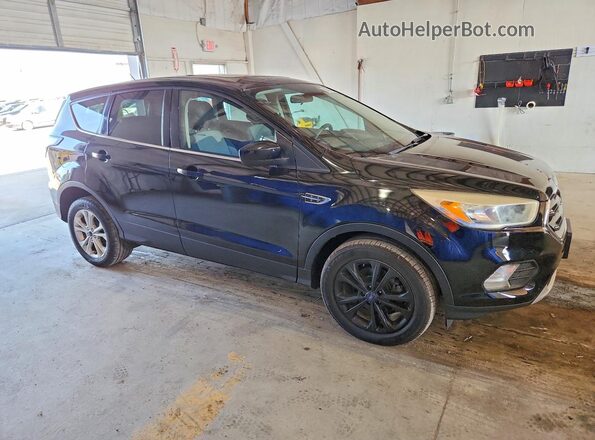 1FMCU0GD3HUC74383 2017 FORD ESCAPE Черный Вид спереди