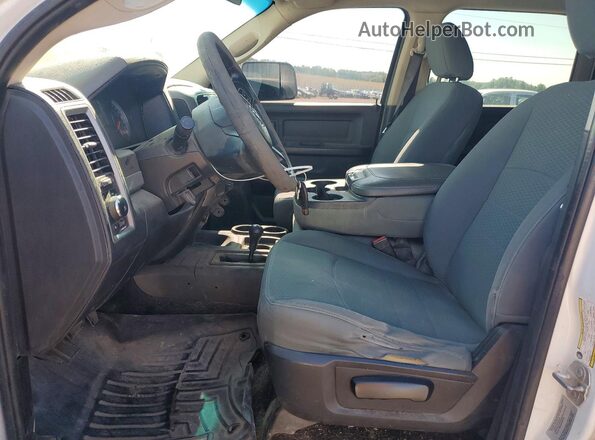 3C6UR5HJ5HG668019 2017 RAM 2500 White Առջևի վահանակի տեսք