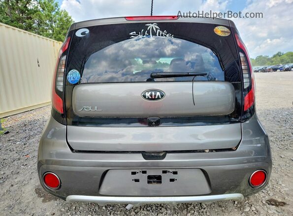 KNDJP3A50H7478157 2017 KIA SOUL Зеленый Вид салона спереди