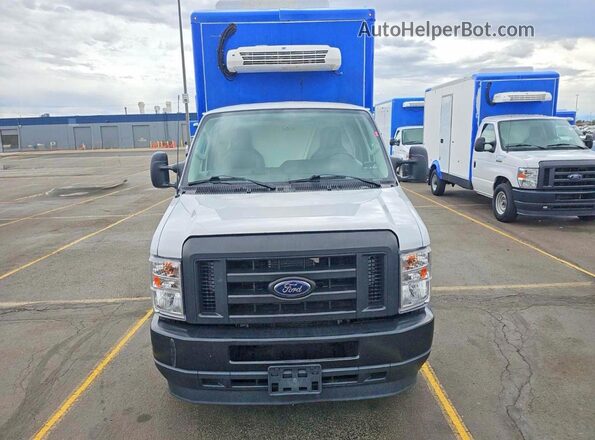 1FDWE3FN5RDD00733 2024 FORD ECONOLINE White Շարժիչի բաժամունքի տեսք
