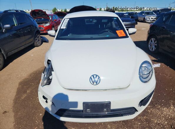 3VWFD7AT0JM709944 2018 VOLKSWAGEN BEETLE White 