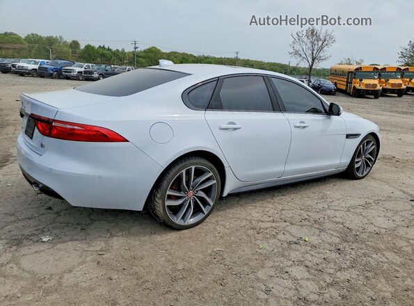 SAJBG4BV8GCY06179 2016 JAGUAR XF Белый Передняя правая четверть