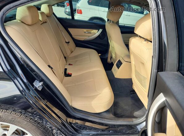 WBA8A9C5XJAH14726 2018 BMW OTHER Black Սալոնի հետևի տեսք