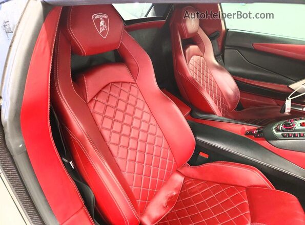 ZHWUV4ZD0JLA07069 2018 LAMBORGHINI AVENTADOR Черный Вид задней части салона