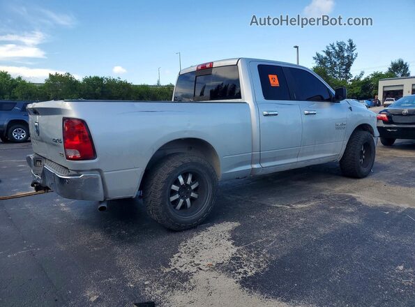 1C6RR7GG4JS300632 2018 RAM 1500 Silver წინა მარჯვენა