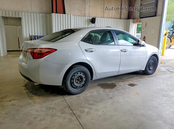 5YFBURHE4HP653806 2017 TOYOTA COROLLA Silver 