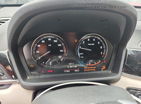 WBXHU7C30J3H43138 2018 BMW X1 Black Vista de los asientos traseros