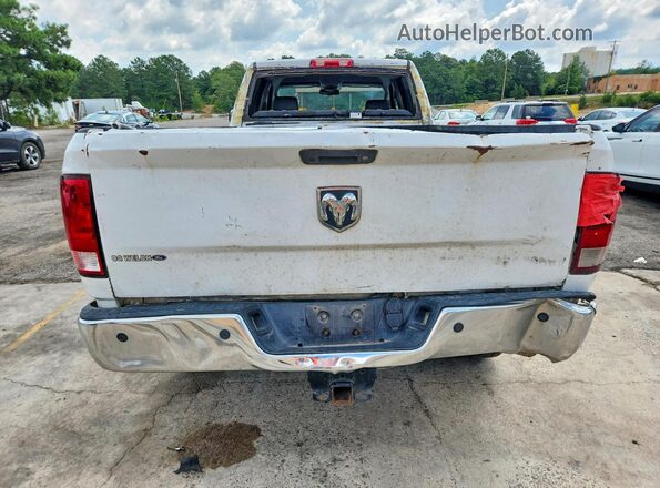 3C6UR4HL4JG104895 2018 RAM 2500 Белый Вид салона спереди