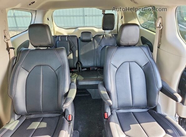2C4RC1S74RR150064 2024 CHRYSLER PACIFICA Black Vista de los asientos traseros