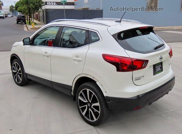 JN1BJ1CR2HW100263 2017 NISSAN ROGUE White Vista frontal
