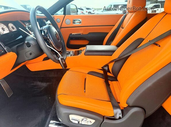 SCAXZ0C06LU201843 2020 ROLLS-ROYCE WRAITH Белый Вид салона спереди