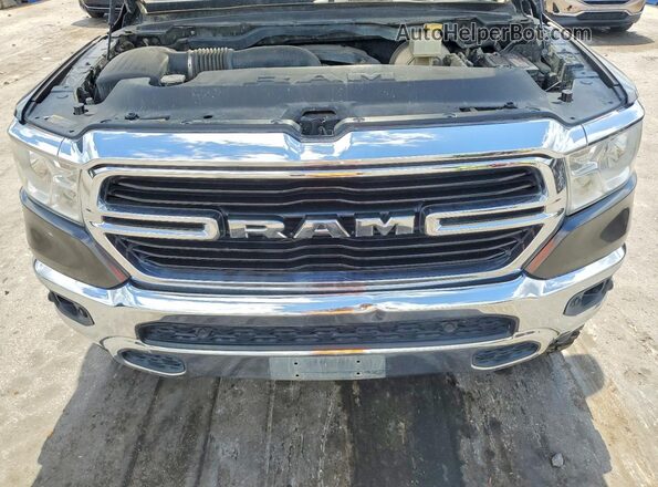 1C6SRFFT3LN125964 2020 RAM 1500 Gray Vista del compartimento del motor