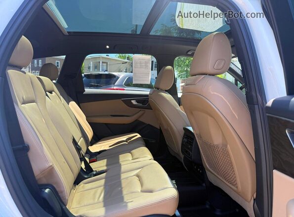 WA1LXAF72LD002651 2020 AUDI Q7 White ხელსაწყოთა პანელის ხედი