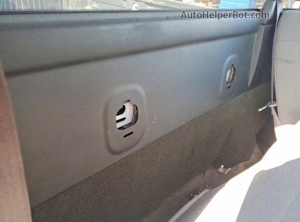 1GCNCNEC9HZ163038 2017 CHEVROLET SILVERADO White Widok wnętrza z tyłu