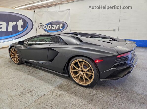 ZHWUV4ZD0JLA07069 2018 LAMBORGHINI AVENTADOR Черный Задняя правая четверть