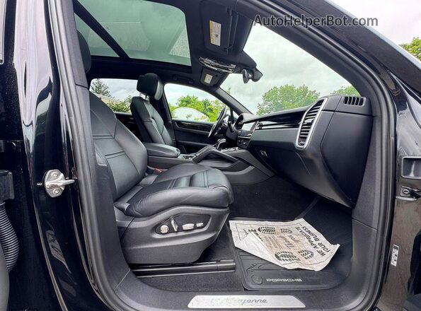 WP1AA2AY1KDA13707 2019 PORSCHE CAYENNE Black Вид спереду