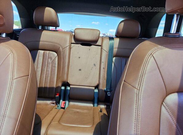 WA1BNAFY1J2034459 2018 AUDI Q5 Black Rear interior view