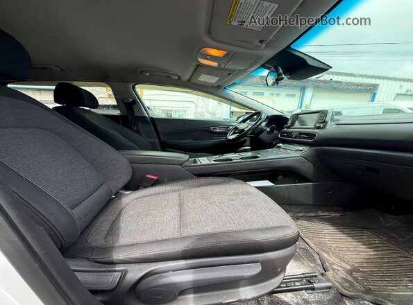 KM8K23AG9MU118607 2021 HYUNDAI KONA White Вид ззаду