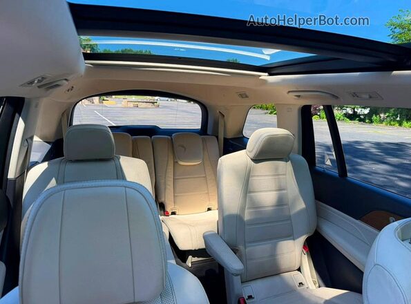 4JGFF8GE2LA165714 2020 MERCEDES-BENZ GLS White Widok wnętrza z tyłu