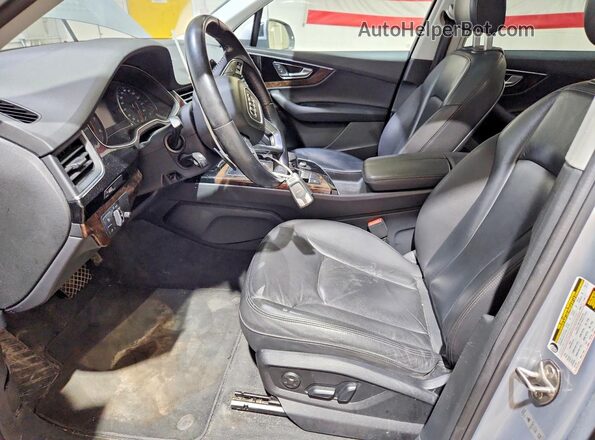 WA1LAAF79HD042993 2017 AUDI Q7 Silver Вид панелі приладів