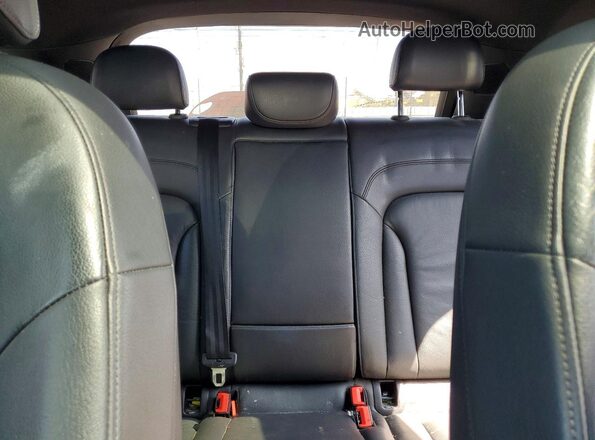 WA1HCCFS9HR008085 2017 AUDI Q3 Blue Rear interior view