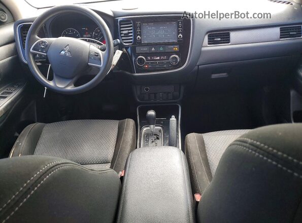 JA4AZ3A35JZ061355 2018 MITSUBISHI OUTLANDER Silver ხელსაწყოთა პანელის ხედი