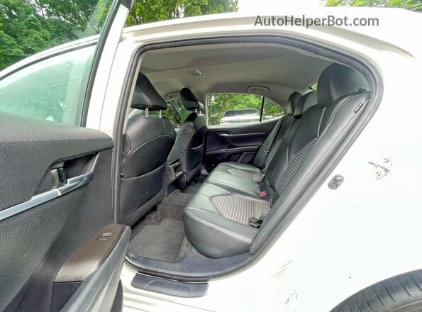 4T1G11AK6MU558849 2021 TOYOTA CAMRY White Vista del compartimento del motor