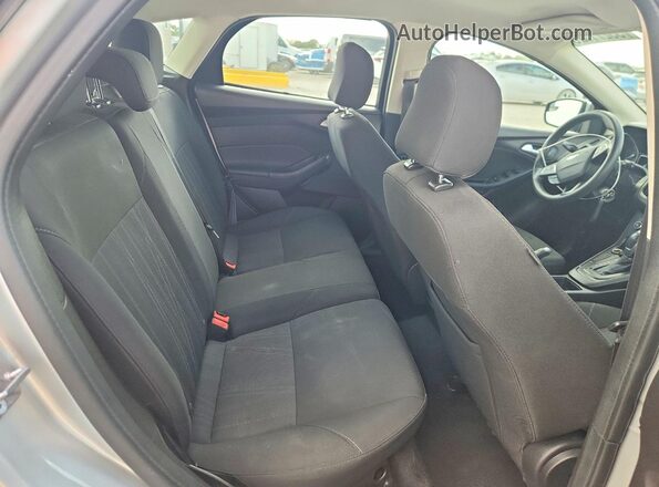 1FADP3K20GL359456 2016 FORD FOCUS Silver უკანა სალონის ხედი