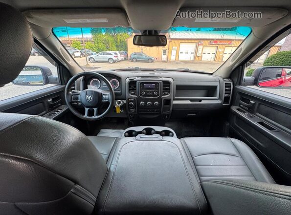1C6RR6FG2JS272406 2018 RAM 1500 Red ხელსაწყოთა პანელის ხედი