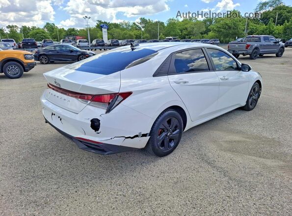 KMHLM4AG6MU071217 2021 HYUNDAI ELANTRA White 