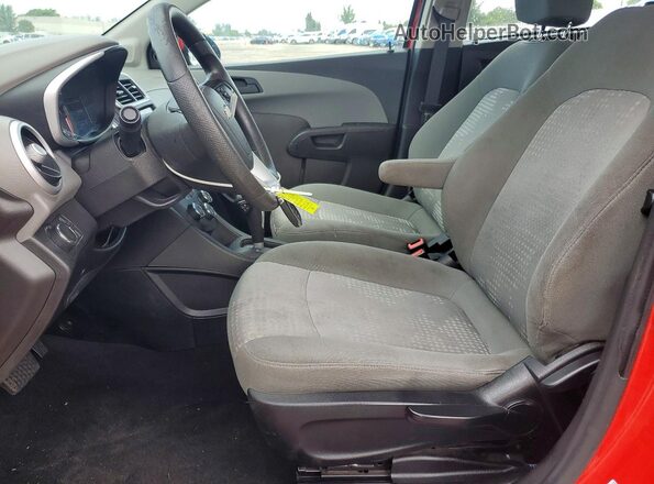 1G1JG6SB6L4122062 2020 CHEVROLET SONIC Red Widok deski rozdzielczej