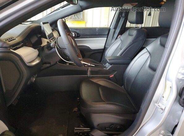 3C4NJDCN7TT186824 2026 JEEP COMPASS Gray Dashboard view
