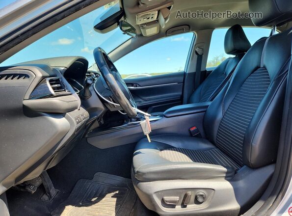 4T1B11HK3KU231399 2019 TOYOTA CAMRY Серебряный 