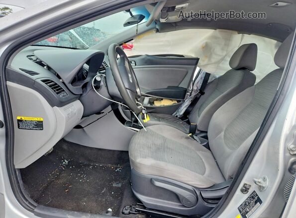 KMHCT4AE4GU942685 2016 HYUNDAI ACCENT Silver Dashboard view