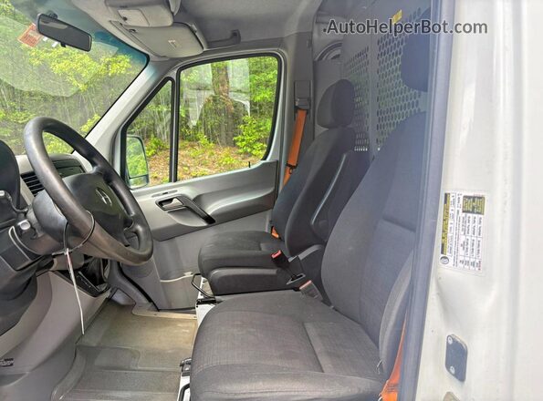 WD3PE7CD6HP563297 2017 MERCEDES-BENZ SPRINTER White Widok z przodu